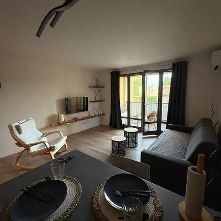 Nid Douillet A Avec Parking & Loggia Ensoleillee - Proche Plages * Frejus